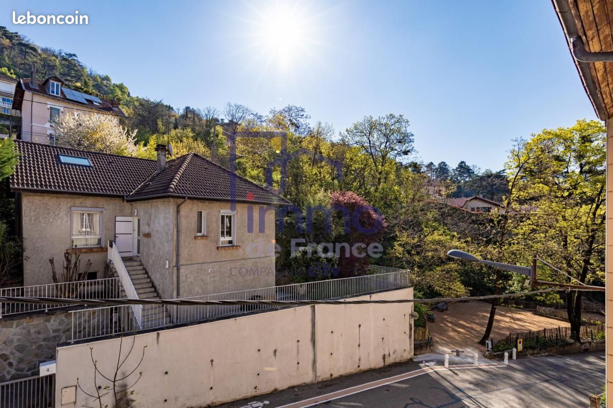 Appartement 3 pièces 62 m² · à Grenoble · 62 m² · 99 000 €