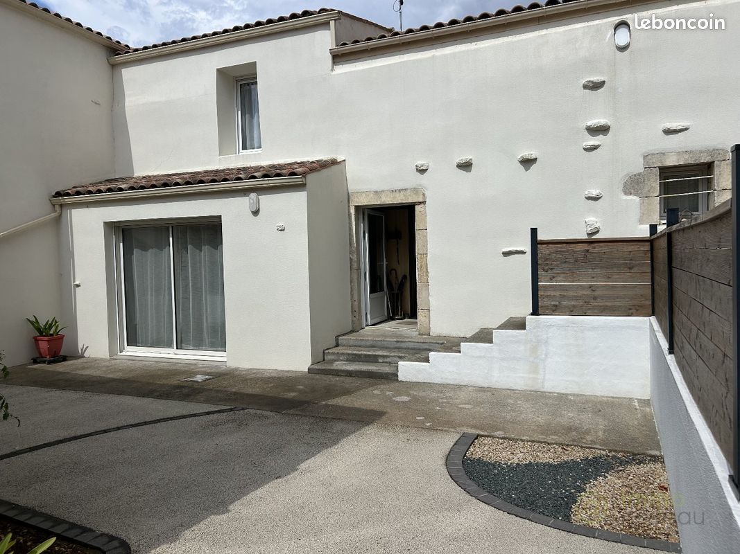 Maison 5 pièces 143 m² · à Chaillé-les-Marais · 143 m² · 343 000 €