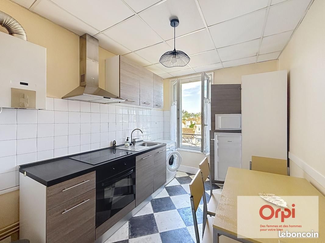 Appartement 2 pièces 39 m² · à Montluçon · 39 m² · 385 €