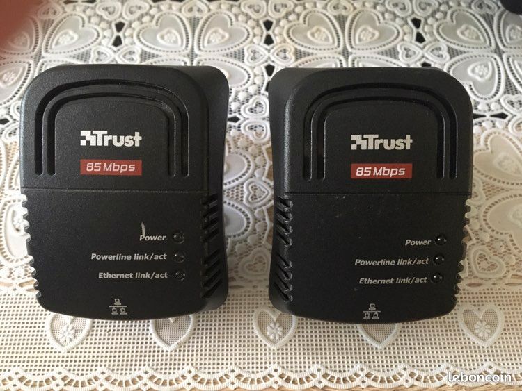 Paire répéteur wifi (image 1)