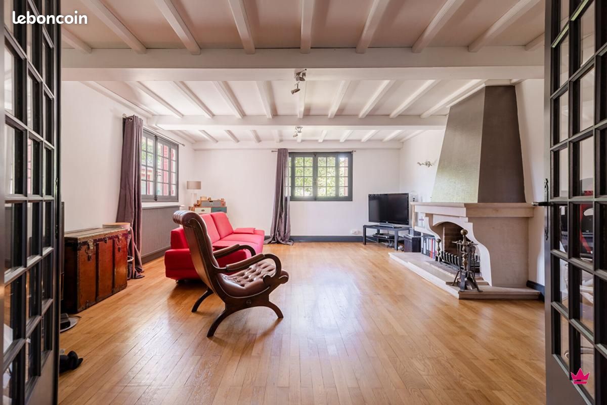 Maison 6 pièces 310 m² · à Jonage · 310 m² · 599 000 €