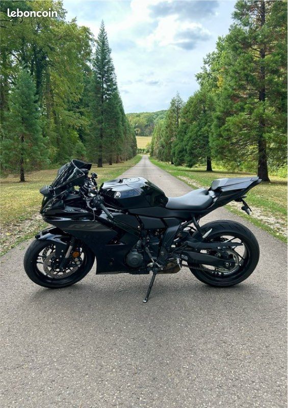 Yamaha YZF R7 2026 (image 1)