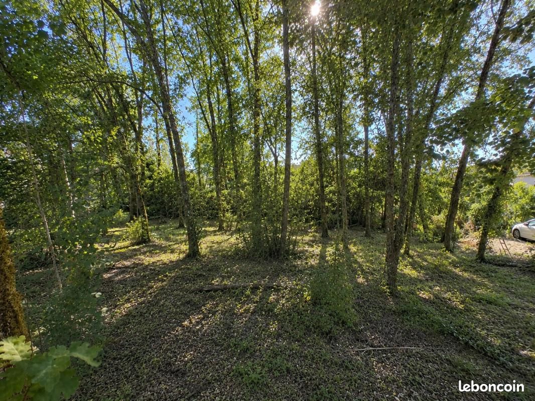 Terrain 494 m² Lembras · 24 900 €