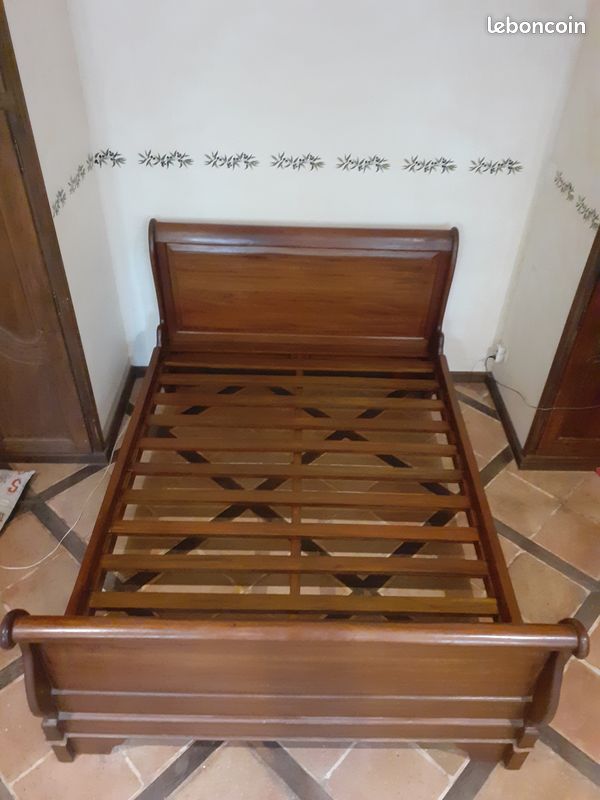 Lit en bois massif 140 x 190 (image 1)