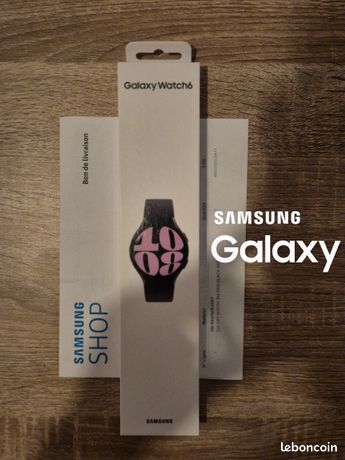 Samsung Galaxy watch neuve Téléphones Objets connectés