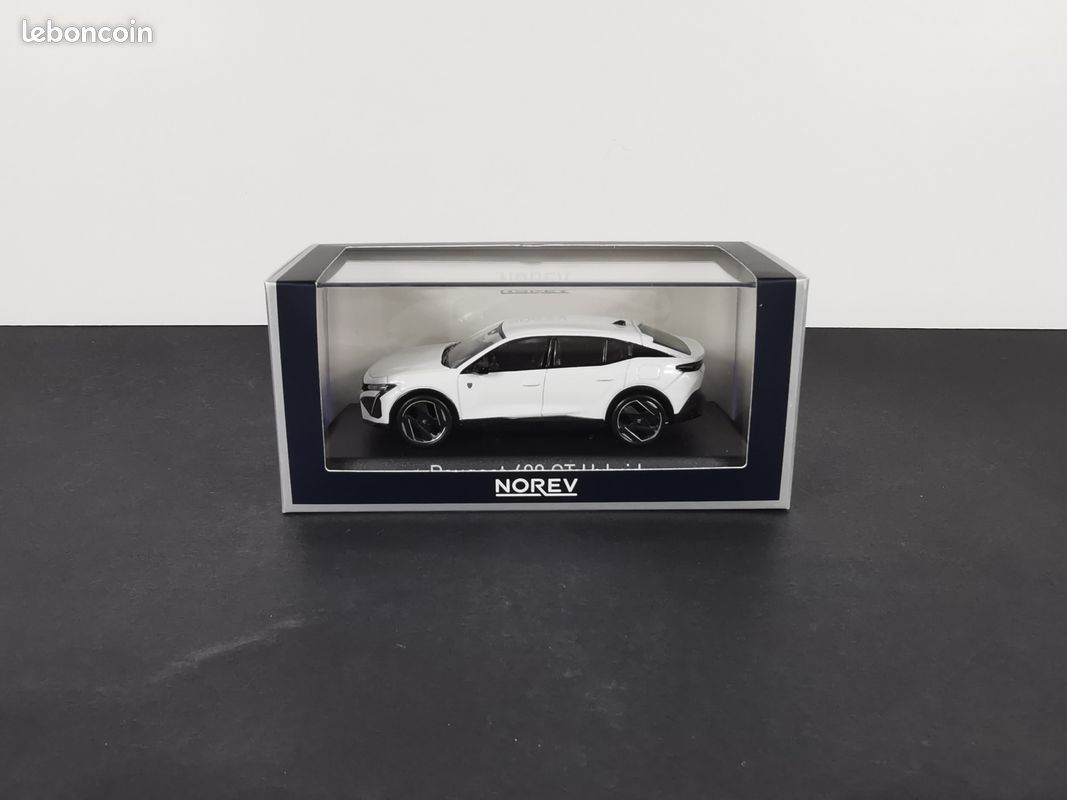 Modèle Miniature Peugeot 408 GT Hybrid 2023 - Norev à L'Échelle 1:43 - Neuf
