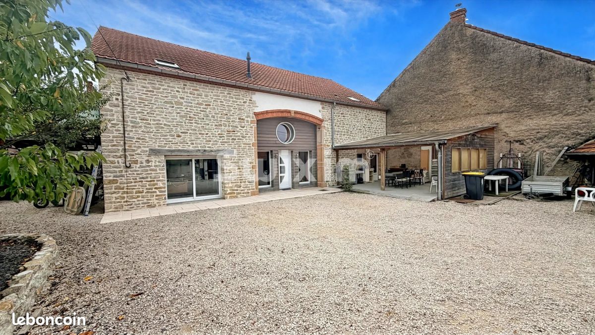 Maison 6 pièces 243 m² · à Poncey-lès-Athée · 243 m² · 269 000 €