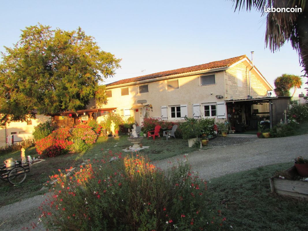 Maison 8 pièces 185 m² · à Saintes · 185 m² · 310 000 €