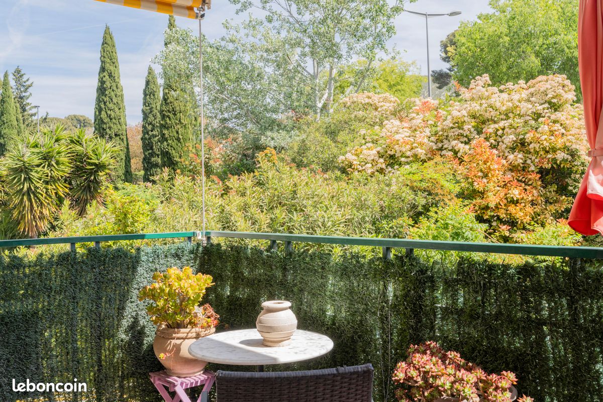 VENTE DIRECTE PROPRIÉTAIRE – 13010 LES TROIS PONTS – T4 LUMINEUX – TERRASSE 12 m² – PARKING PRIVATIF (image 1)