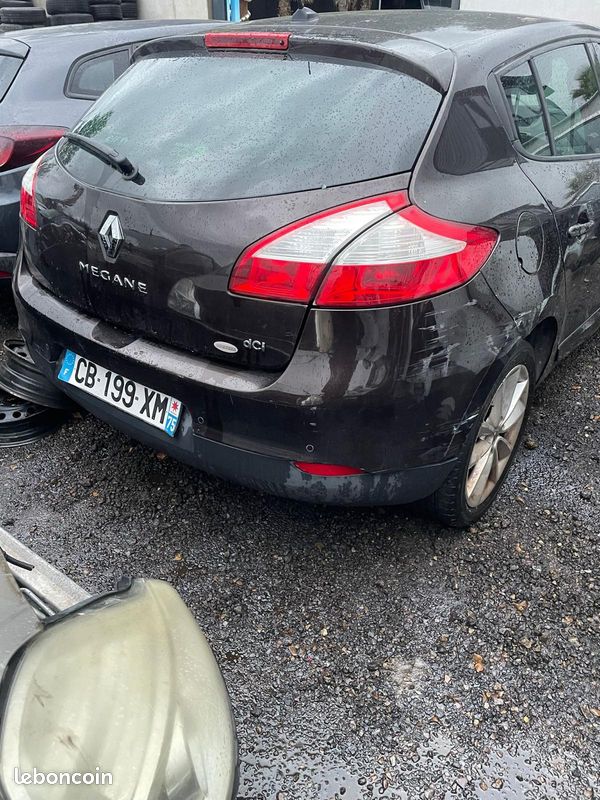 RENAULT MEGANE III 3/5 portes 1.5 dCi 2009 - Équipement auto