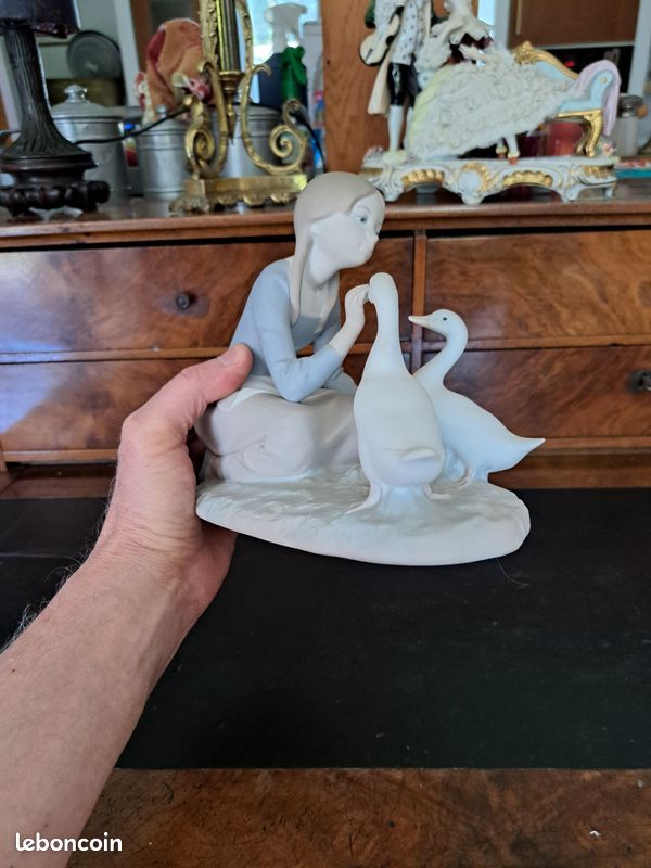 LLADRO 4849 ,RÉÉDITION 1995, figurine en porcelaine couleurs