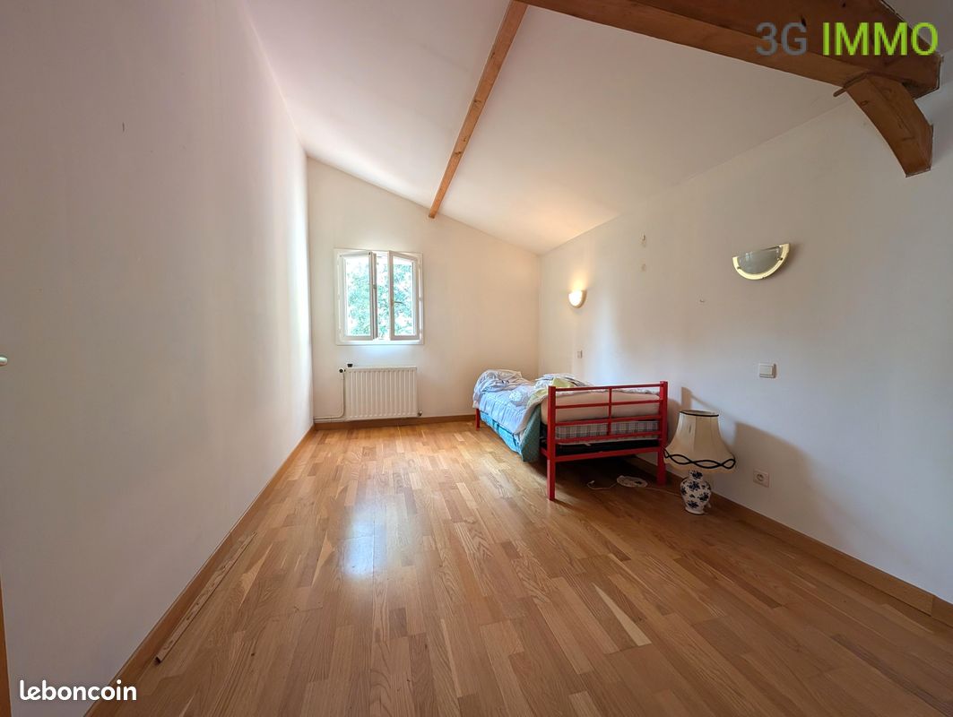 Ensemble immobilier avec grand terrain possible (image 10)