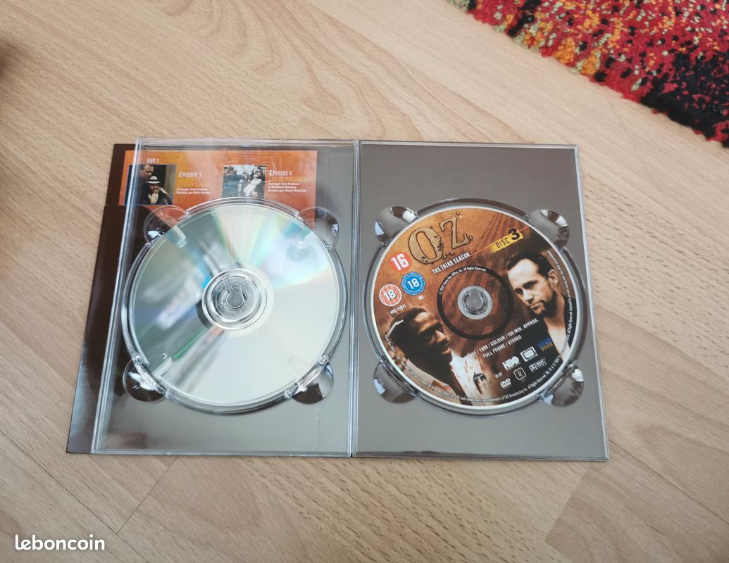 DVD "OZ" - saisons 1, 2 et 3 (image 10)