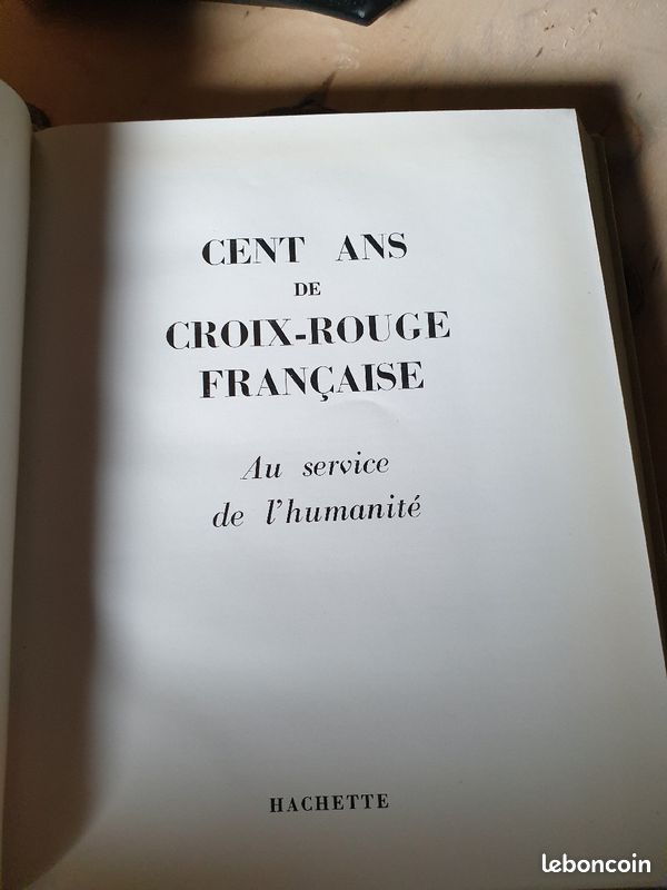 Livre cent ans croix rouge française (image 2)