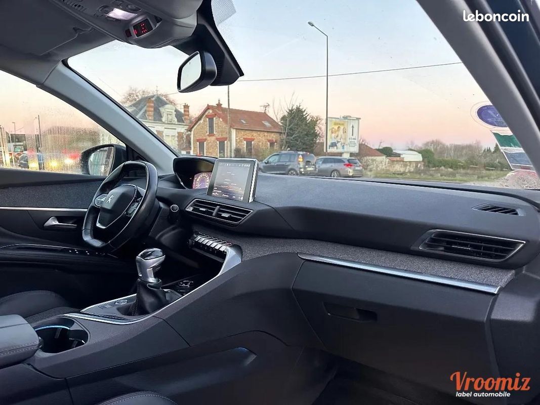 Peugeot 5008 1.2 PURETECH 130CH S&S ALLURE BVM6 (image 18)
