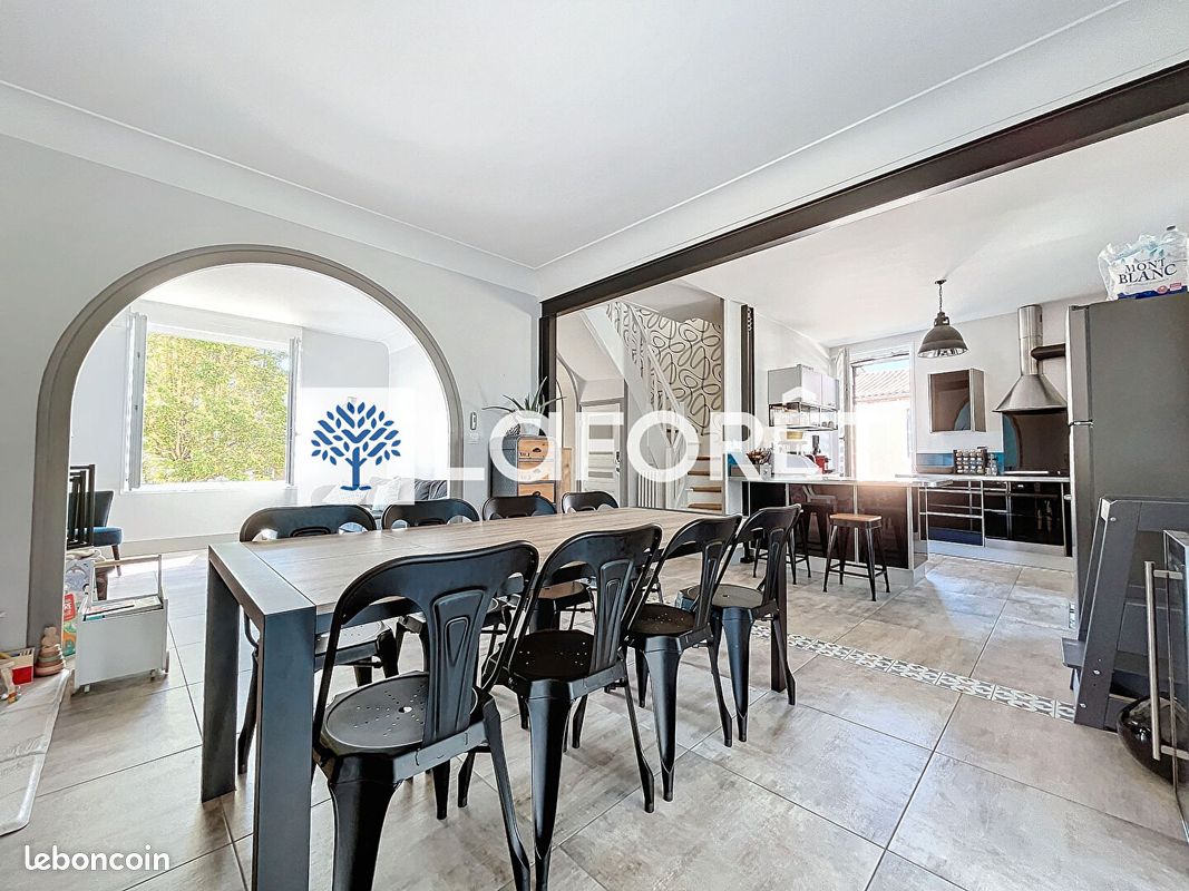 Maison 5 pièces 111 m² - Bressuire 79300 (image principale 2)