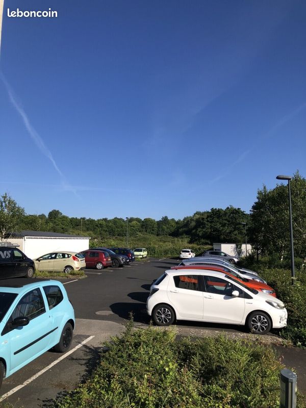 Place de parking privée (image 2)