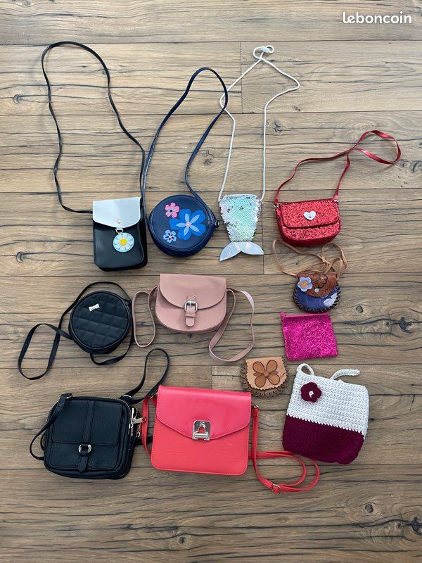 Lot de petits sacs fille (image 1)
