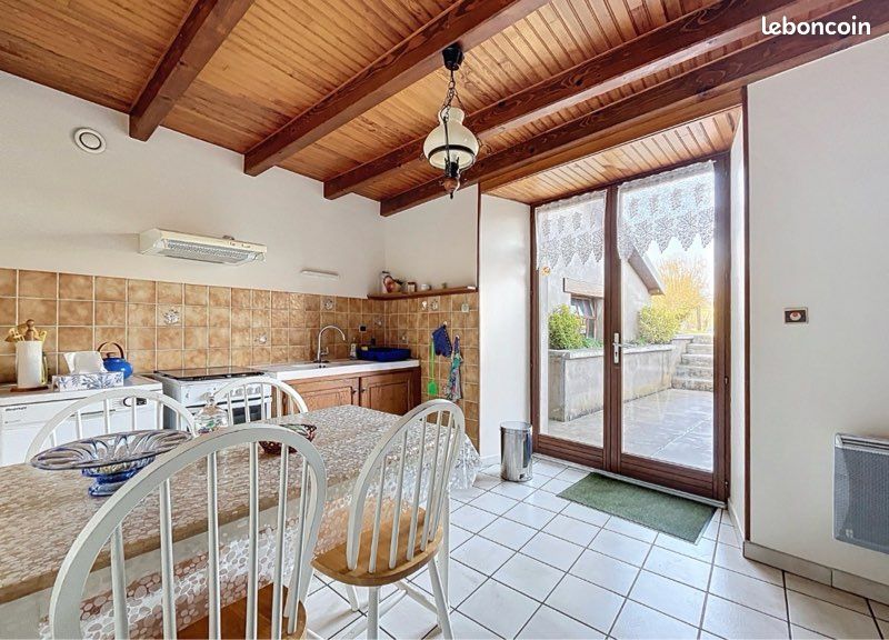 Maison 3 pièces 110 m² · à Dampierre · 110 m² · 650 €