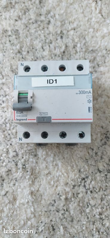 Interupteur 40a diff 300ma (image 1)
