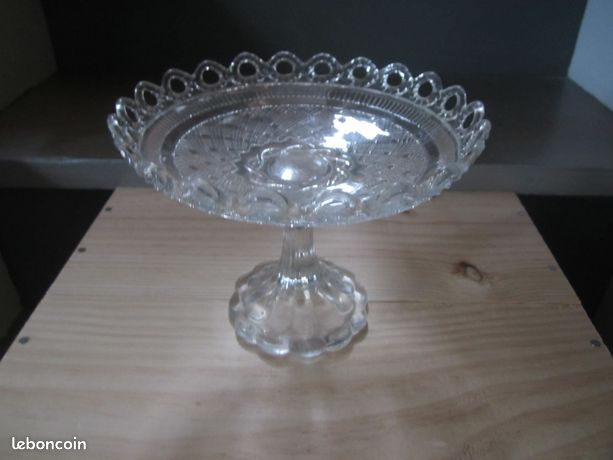 Ancien Plateau En Verre Moulé Rose, Diamètre 32 Cm, Petit éclat