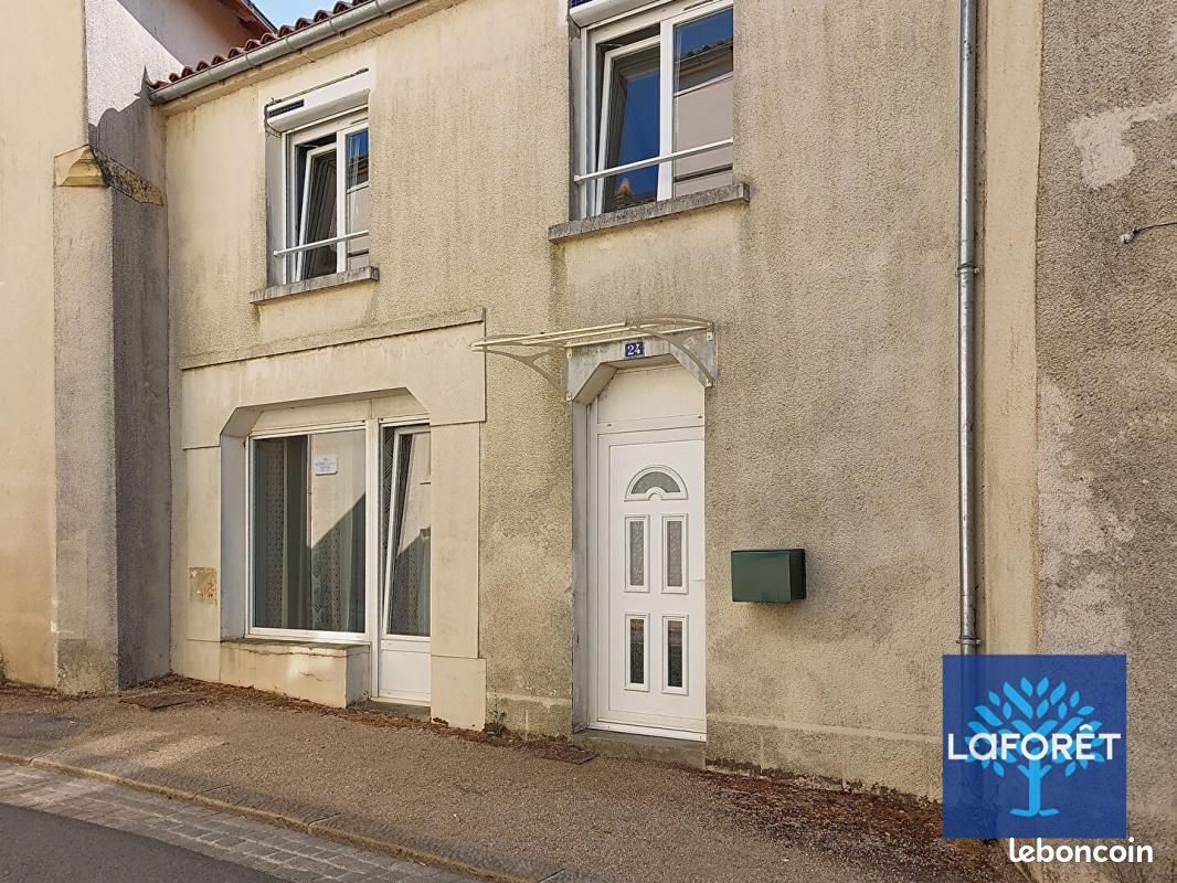 Maison 4 pièces 145 m² · à Mouilleron-Saint-Germain · 145 m² · 110 000 €