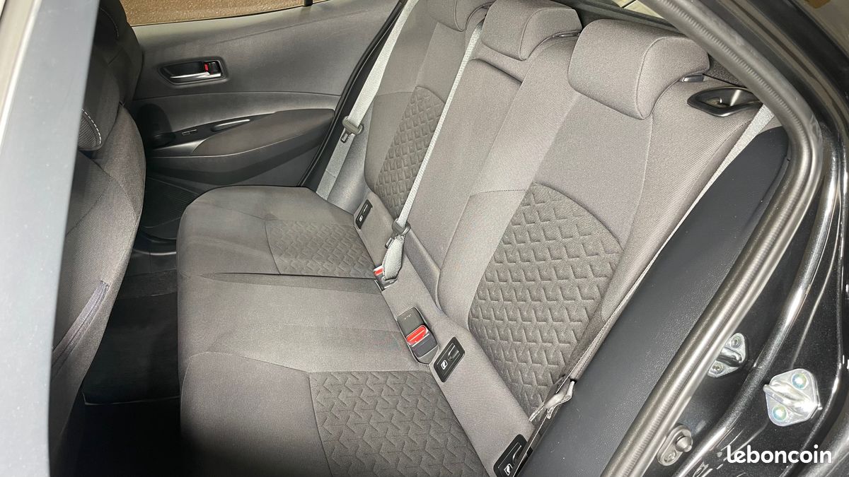 TOYOTA COROLLA HYBRIDE 122h DYNAMIC BUSINESS (image 4)