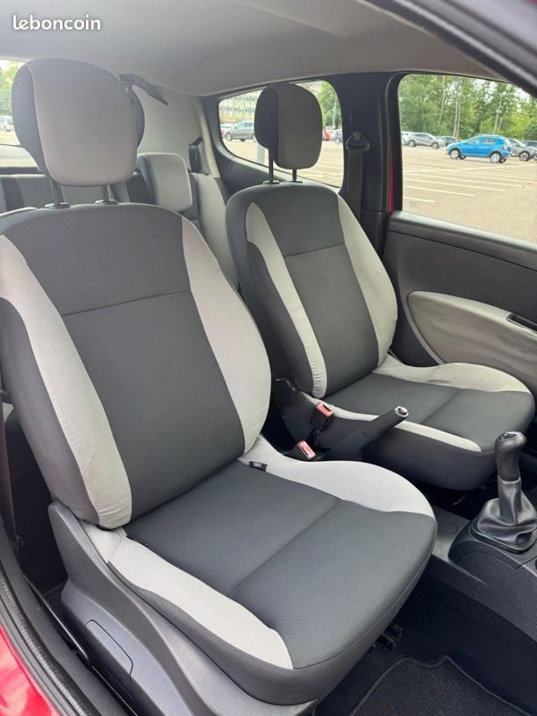 Renault clio 3 1.2 75 ch (image 3)