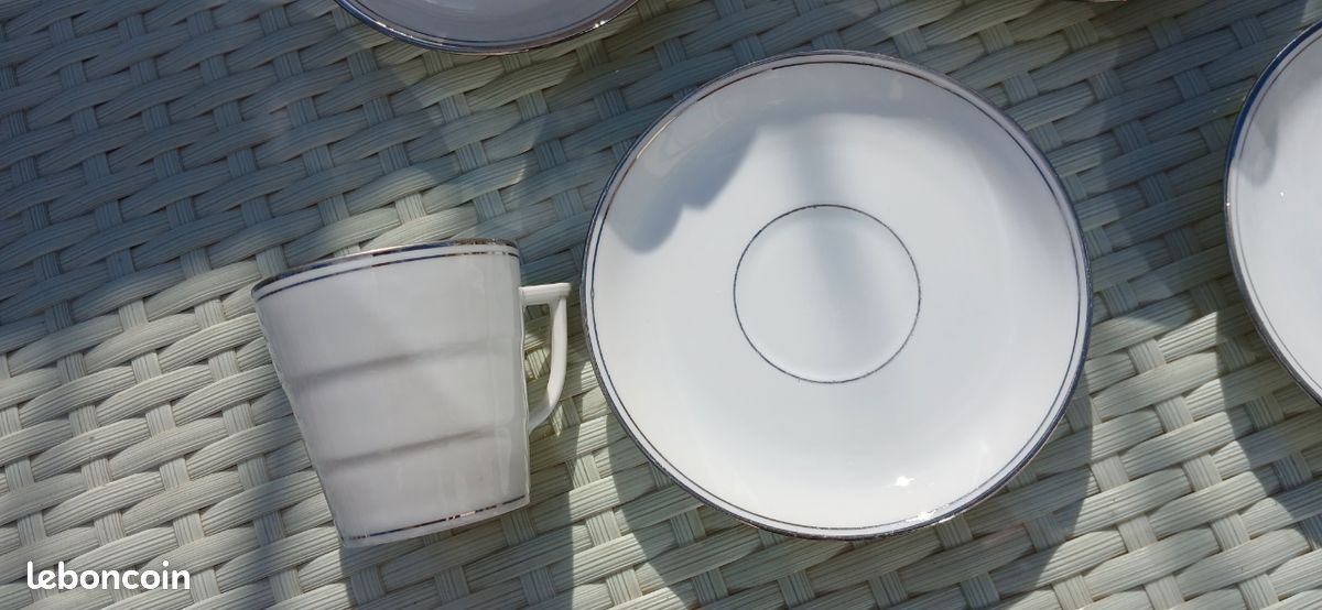 Service à café vintage en porcelaine de Limoges - filet argent | Lignes croisées