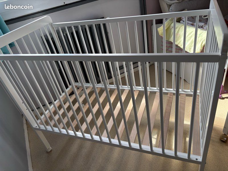 Lit bébé , 3 niveaux , côté coulissant (image 3)