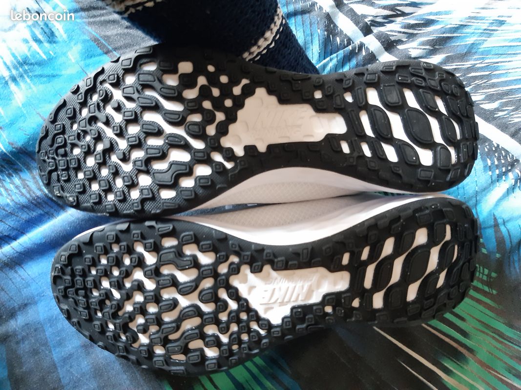 Chaussures Nike blanches (image 4)