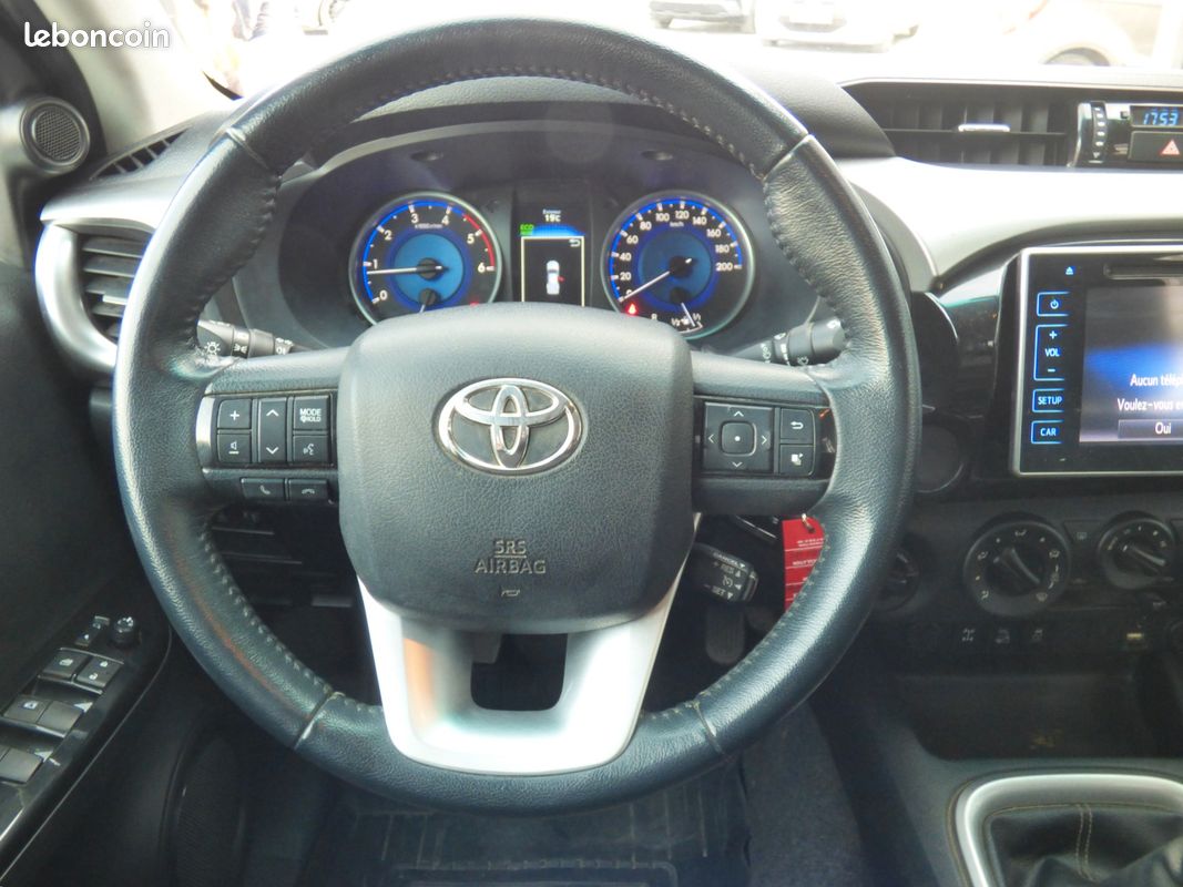 TOYOTA HILUX 4x4 DOUBLE Cabine 2.4 D4D 150 LEGENDE (image 17)