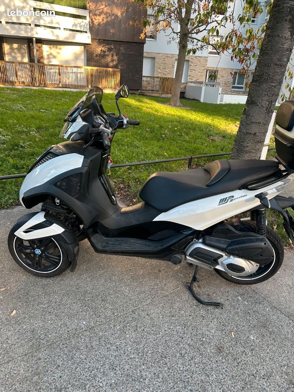 Piaggio MP3 Yourban 300 (image 1)