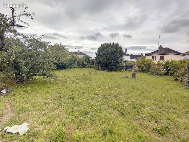 Terrain 372 m² SAINT JEAN DE LA RUELLE
