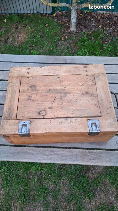 Rare caisse militaire allemande années 40/50 en bois massif et métal (image 2)