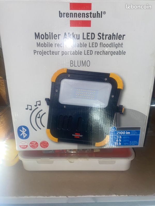 Projeteur portable led rechargeable (image 1)