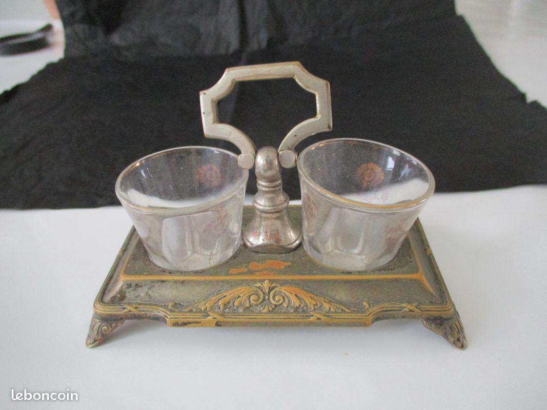 Ancien serviteur de table en métal salière et poivrière salerons en bronze serviteur (image 3)