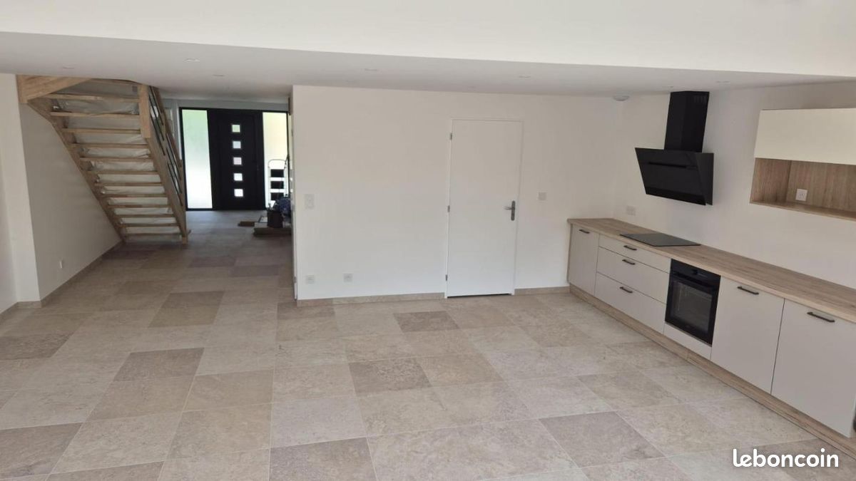 Maison 4 pièces 113 m² · à Oyonnax · 113 m² · 1 300 €/mois