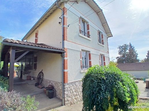 Maison 8 pièces 138 m² · à Vierzon · 138 m² · 140 000 €