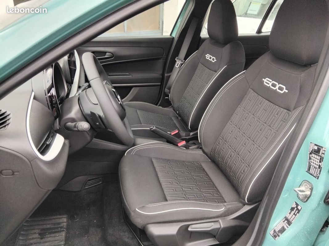 Fiat 600 T-Gen 3 1.2 Hybrid 145 Step 2 DCT6 Pop (image 9)
