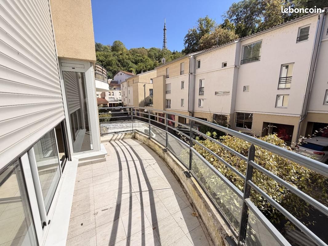 Appartement 6 pièces 175 m² · à Lyon · 175 m² · 2 384 €/mois