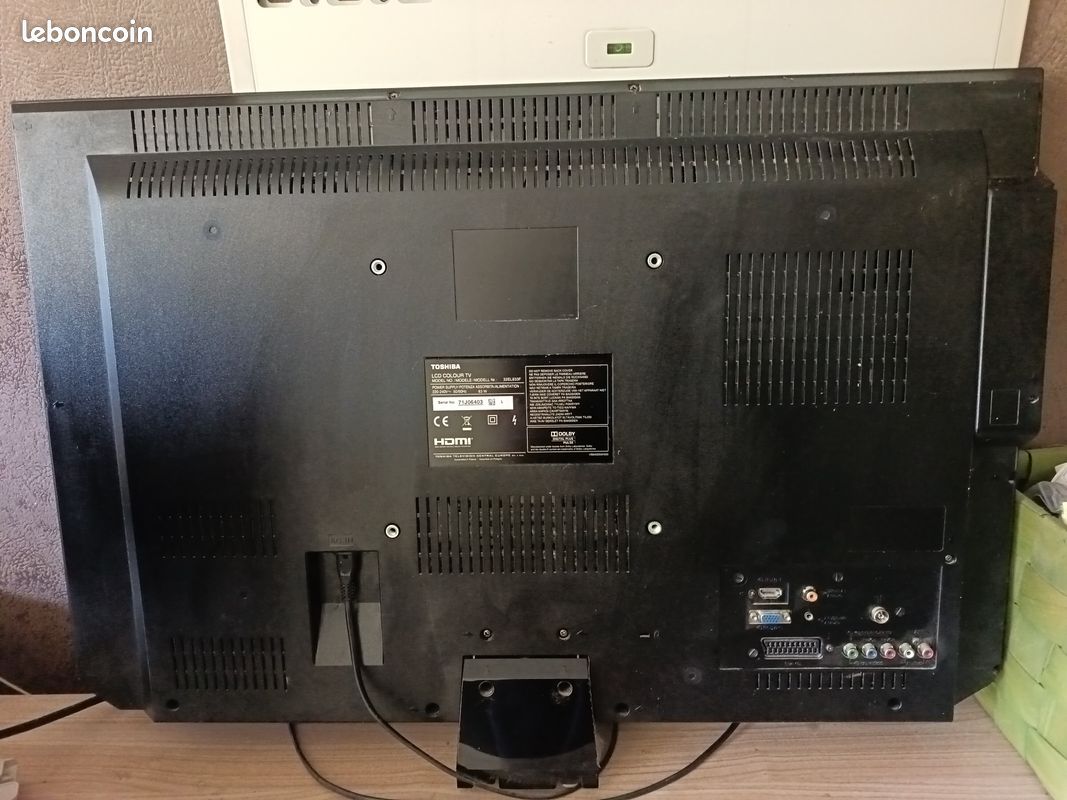 Téléviseur TOSHIBA en panne pour pieces (image 2)