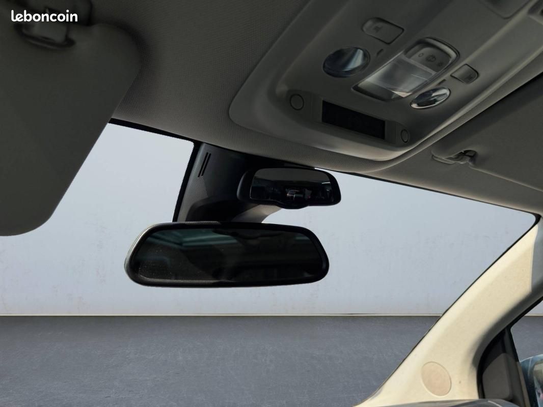 Peugeot Traveller Long Allure 2.0 BlueHDi 180 EAT8 8 Places • Cuir Entretien Peugeot Attelage (image 20)