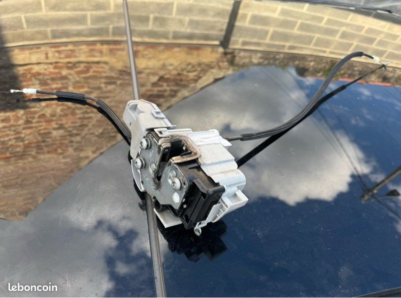 Serrure de porte conducteur avant gauche origine Lancia delta 3 III année 2008-2014 (image 1)