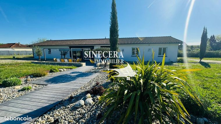 Maison 7 pièces 233 m²