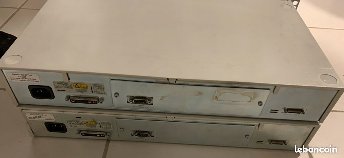 Lot switch 3COM Superstack II (image 3)