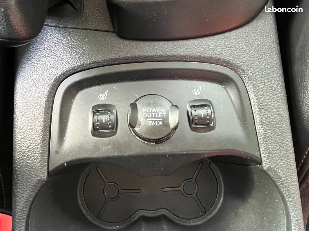 FORD FOCUS ST 2.0 SCTi 250 CV EcoBoost + SIÈGES CHAUFFANTS RECARO + BLUETOOTH + RADAR DE RECUL (image 26)