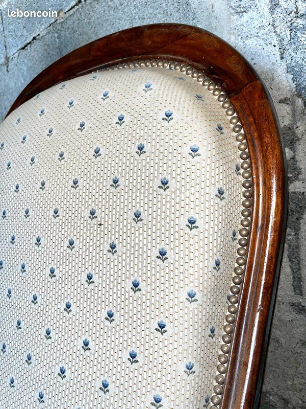 Chaise médaillon en bon état (image 2)