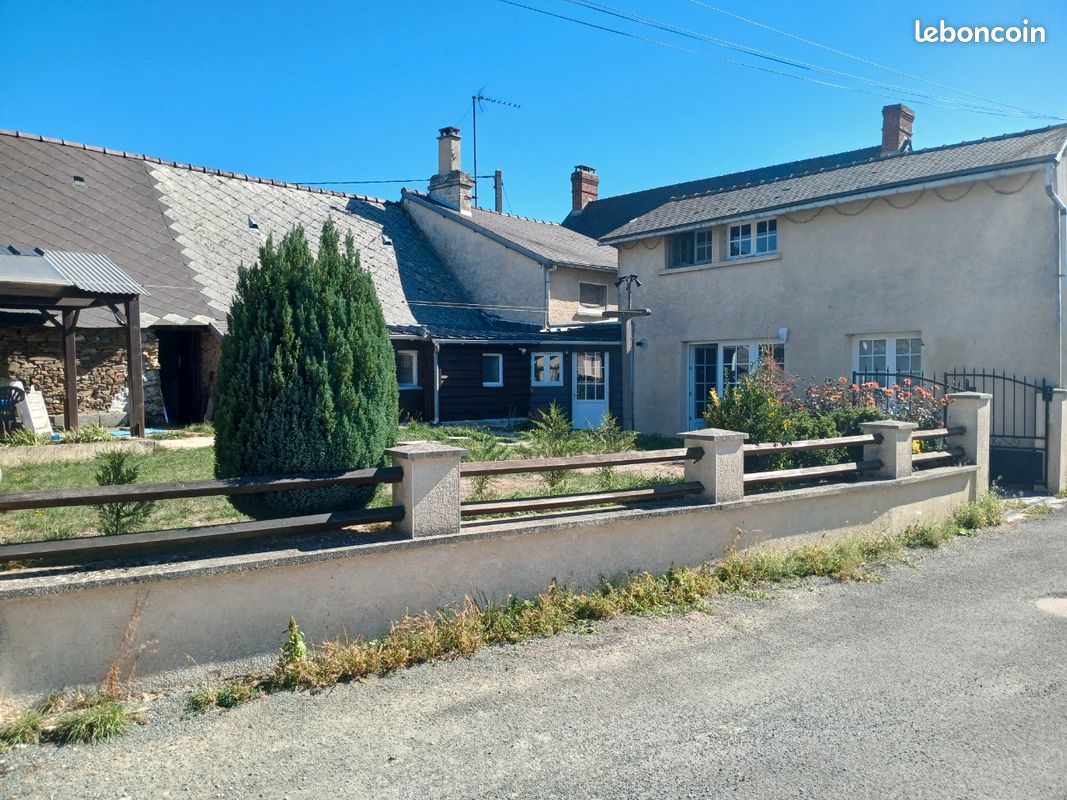 Maison 4 pièces 120 m² · à Javron-les-Chapelles · 120 m² · 85 000 €