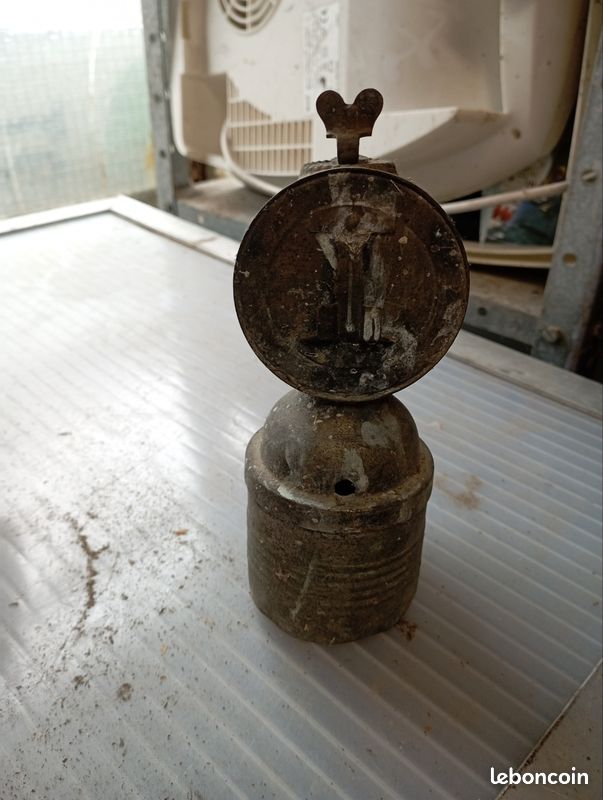 Autres thèmes & collections - ANCIENNE LAMPE VELO MARQUE PRESSLER